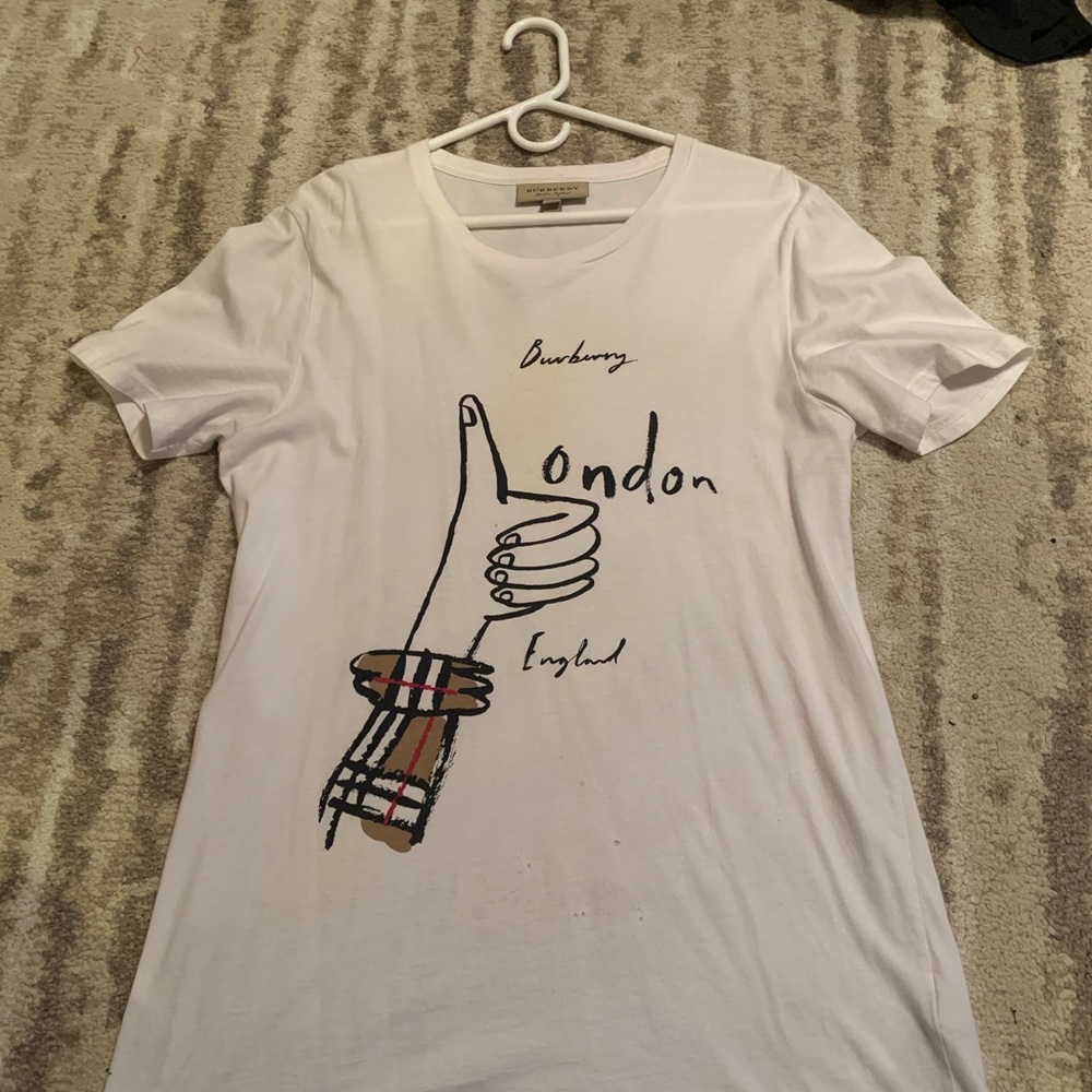 Burberry t shirt size L